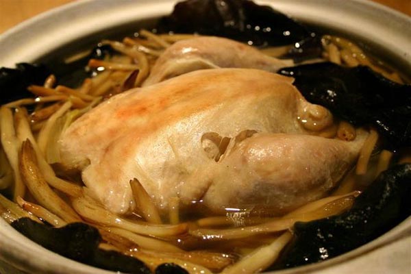 Đông trùng hạ thảo hầm gà nguyên con