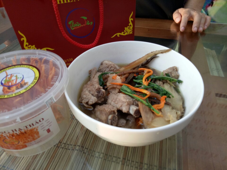 dong-trung-ha-thao-ham-suon-heo- dongtrunghathaothientam