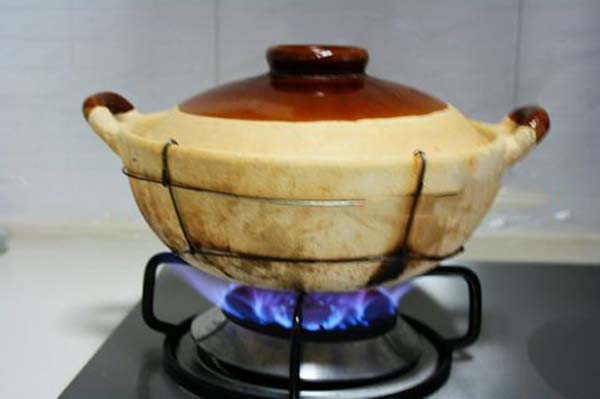 Đông trùng hạ thảo hầm chân gà ác